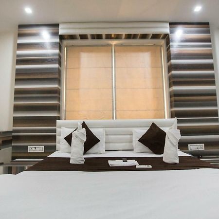 Hotel Fun City Navsari Zewnętrze zdjęcie