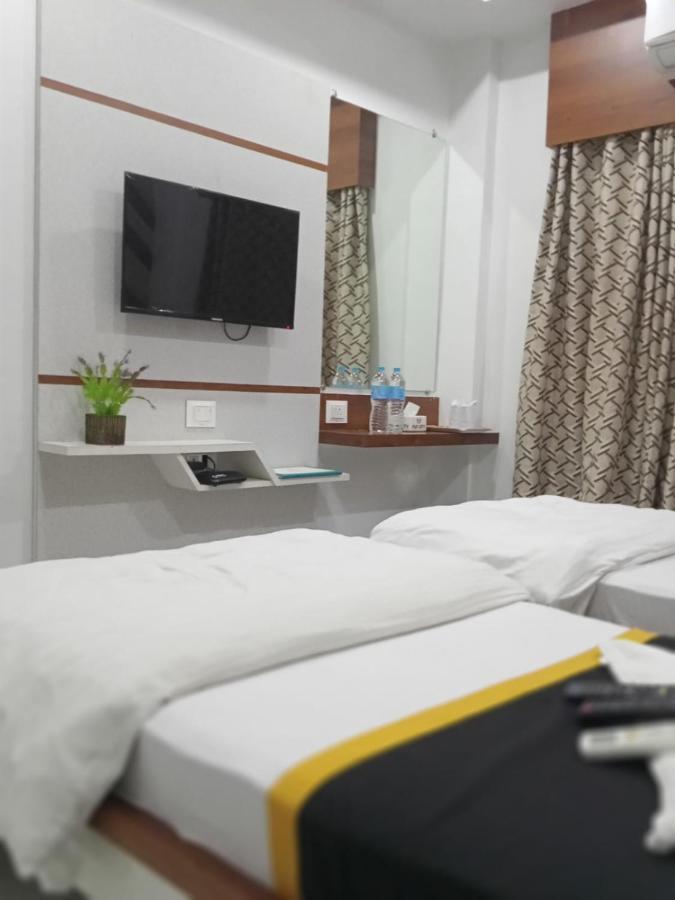 Hotel Fun City Navsari Zewnętrze zdjęcie