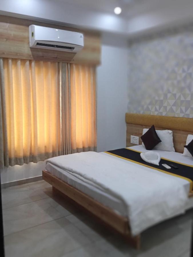 Hotel Fun City Navsari Zewnętrze zdjęcie