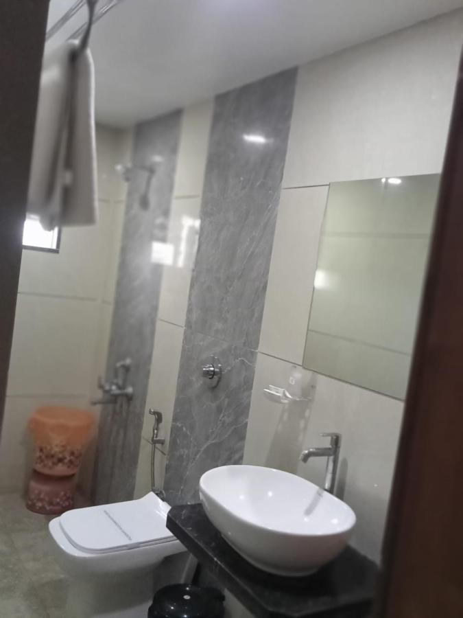 Hotel Fun City Navsari Zewnętrze zdjęcie