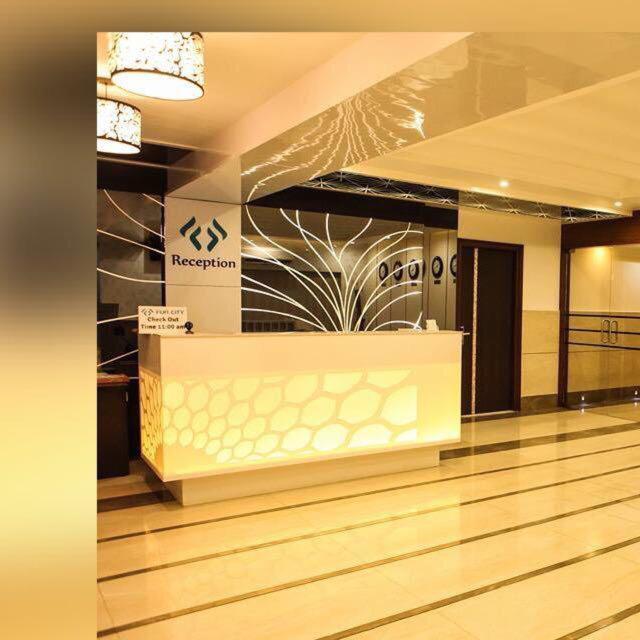 Hotel Fun City Navsari Zewnętrze zdjęcie