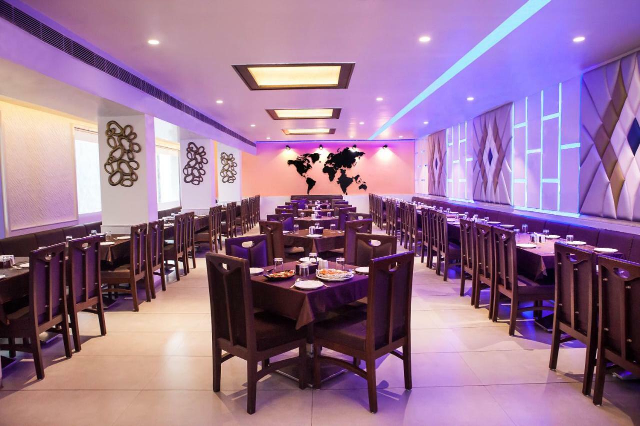 Hotel Fun City Navsari Zewnętrze zdjęcie