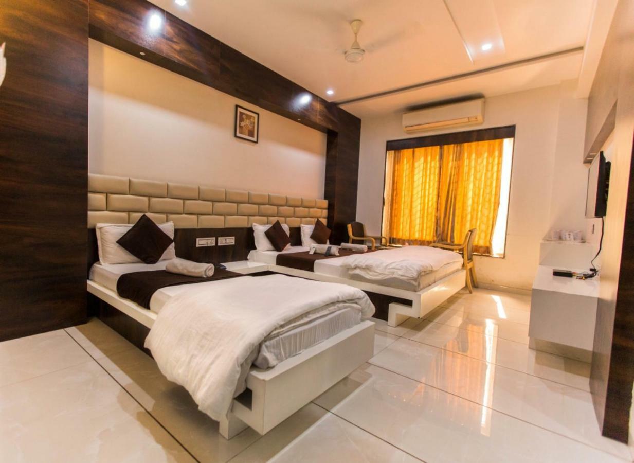 Hotel Fun City Navsari Zewnętrze zdjęcie