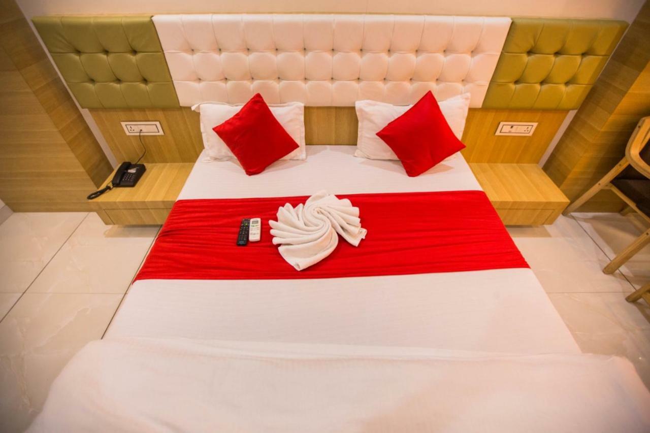 Hotel Fun City Navsari Zewnętrze zdjęcie