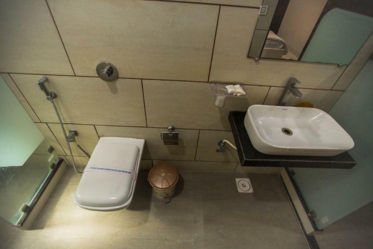 Hotel Fun City Navsari Zewnętrze zdjęcie