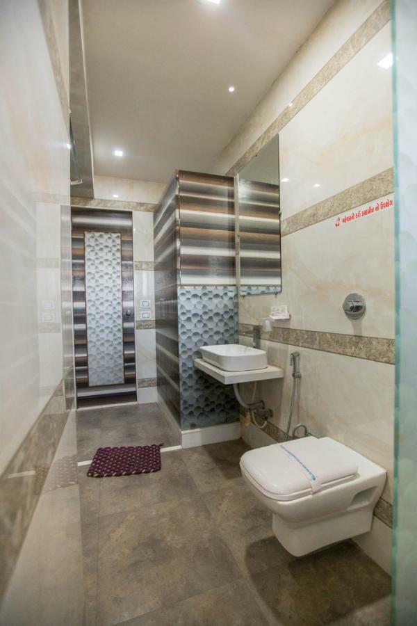 Hotel Fun City Navsari Zewnętrze zdjęcie